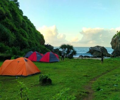 Pantai Di Gunung Kidul Yang Masih Sepi wohkudu