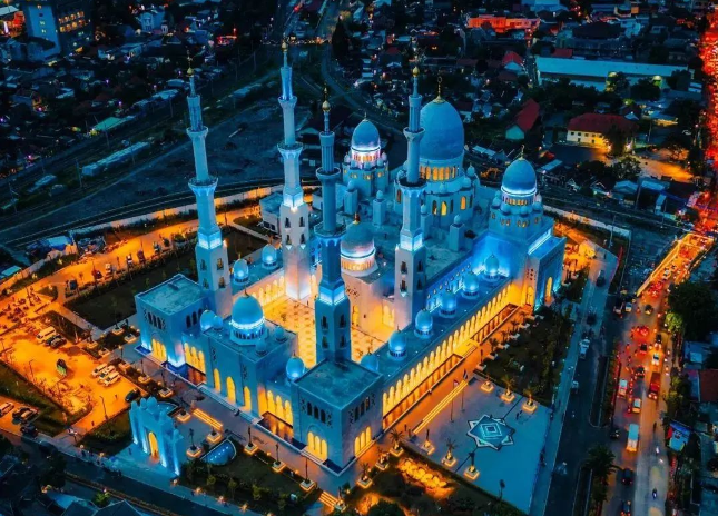 Masjid Sheikh Zayed Solo Jawa Tengah